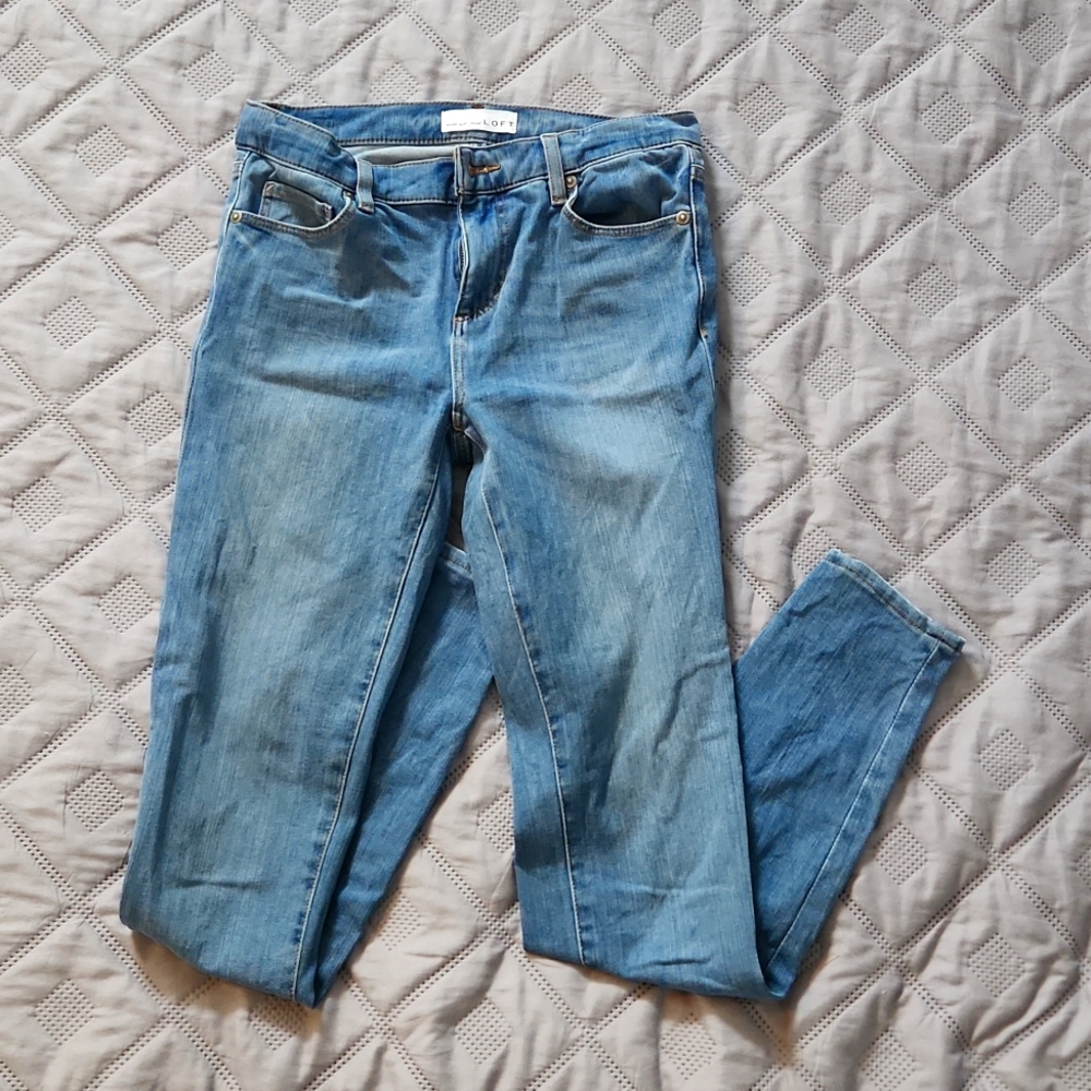 Loft jeggings size 2/26 medium wash, pre loved